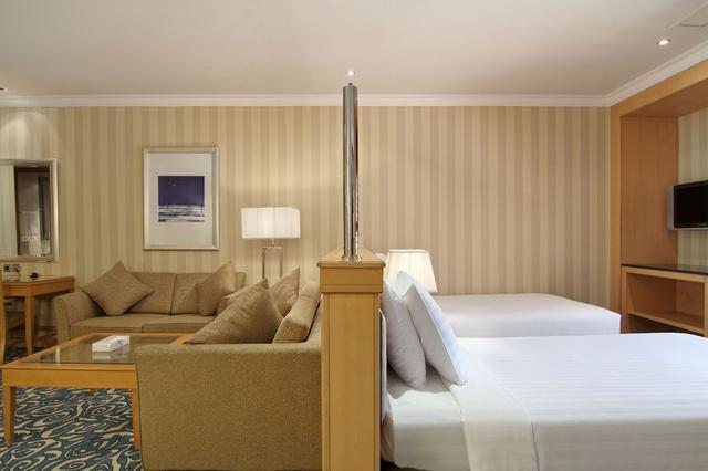 Studio Suite with Two Single Beds